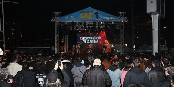 Nilüfer Genç Caz Evrencan Gündüz ile final yaptı