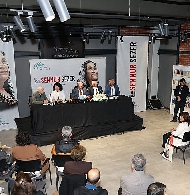 niluferde-2026-yilinin-yazari-emegin-ve-sokagin-sairi-sennur-sezer.jpg