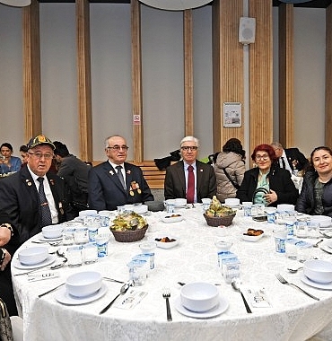 osmangazide-vefa-ve-minnet-bulusmasi.jpg