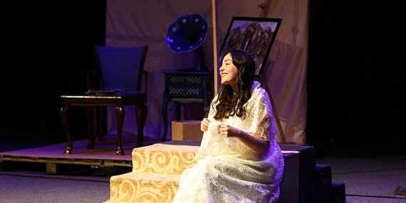 Retro Tiyatro Topluluğu “Huzur Apartmanı” Oyunu İle Tiyatro Sahnesine Damga Vurdu