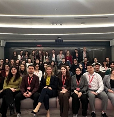 vodafone-uzun-donem-staj-programina-15-bini-askin-basvuru-yapildi.jpg