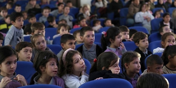 Yenipazar’da Çocuklar Başkan Çerçioğlu’nun Çalışmaları ile Tiyatroyla Buluştu