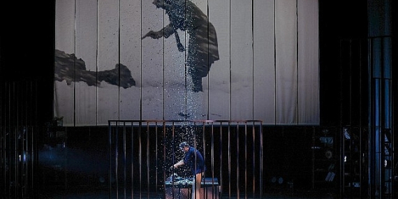 ‘Anne Kafamda Bit Var’ oyunu dünya prömiyerini yaptı