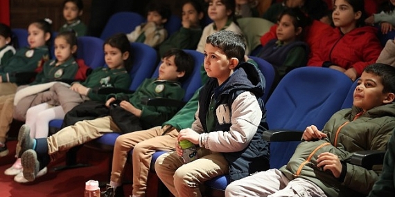 Başkan Çerçioğlu Koçarlı’da Minikleri Tiyatroyla Buluşturdu