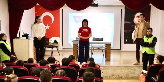 Bayraklı’da sıfır atık bilinci küçük yaşta başlıyor
