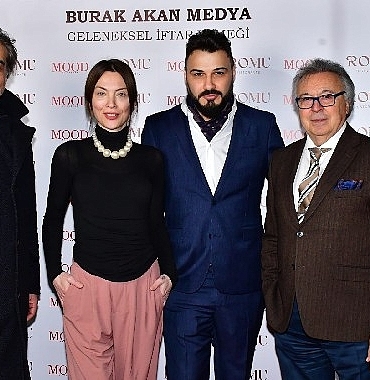 burak-akan-medyanin-geleneksel-iftar-davetine-unlu-isimler-akin-etti.jpg