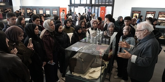 Buram buram tarih kokan sergiye büyük ilgi;  “Çanakkale ruhu” İzmit’te yaşatılıyor