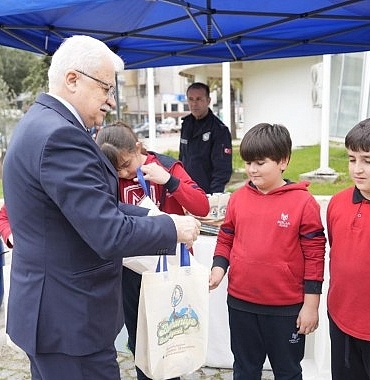 burhaniye-belediyesinden-uluslararasi-sifir-atik-gunune-anlamli-etkinlik.jpg
