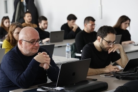buyuksehirden-teknoloji-meraklisi-genclere-yapay-zeka-egitimi.jpg