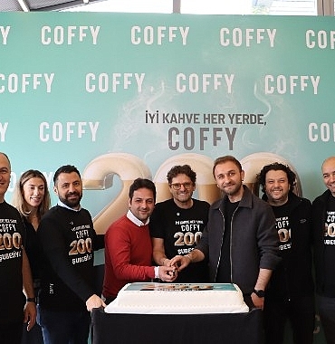 coffy-200uncu-magazasini-ankara-yuksek-hizli-tren-garinda-acti.jpg