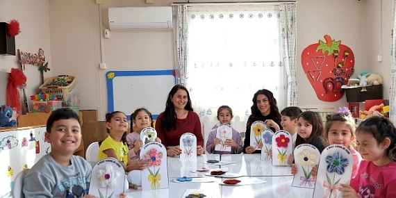 Didim’de Miniklerden Kadınlar Günü’ne Renkli Dokunuş