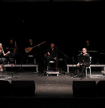 egenin-iki-yakasi-bornovada-bulustu.jpg