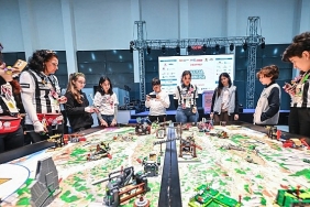 first-lego-league-ulusal-turnuvasi-fuar-izmirde-basladi.jpg