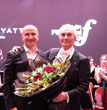 gurer-aykalin-zafer-konseri-esliginde-gorkemli-bir-donusum-grand-hyatt-izmir-istinyepark.jpg