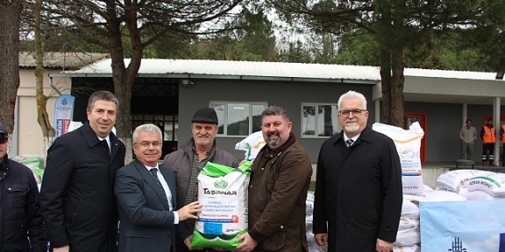 İBB’den Çiftçilere Tohum ve Hasat Makinesi Desteği