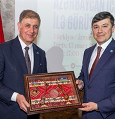 izmirde-azerbaycan-ruzgari.jpg
