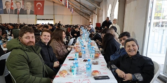 İzmit’in kalbi Büyükşehir Ramazan Çadırı’nda atıyor