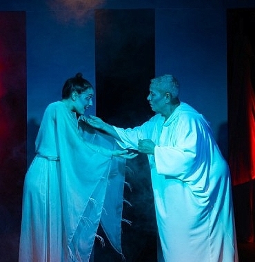 kadin-oyunlari-festivali-13-17-mart-tarihlerinde-ayvalikli-tiyatroseverlerle-altinci-kez-bulusacak.jpg