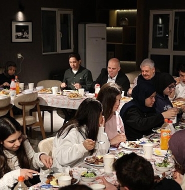 kartepede-bir-sofra-bir-hikaye-bulusmalari.jpg