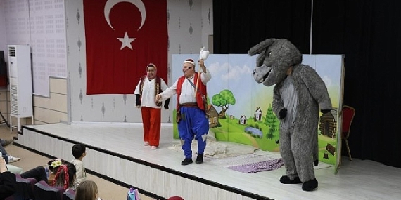 Kartepe’li Çocuklar Tiyatro ve Eğlenceyle Buluştu