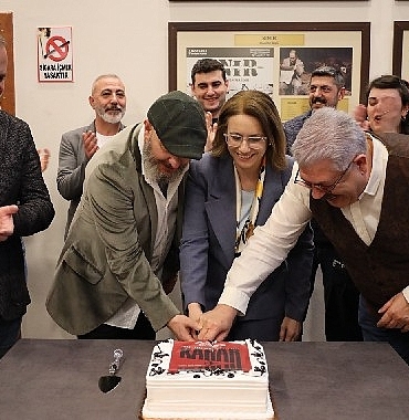kocaelide-tiyatro-ruzgari-hep-esecek.jpg