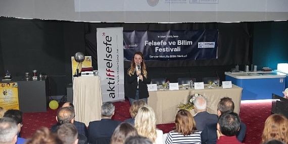 Konak’ta Felsefe ve Bilim Festivali’ne yoğun ilgi