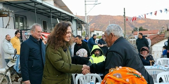 Köy meydanında Ramazan buluşması