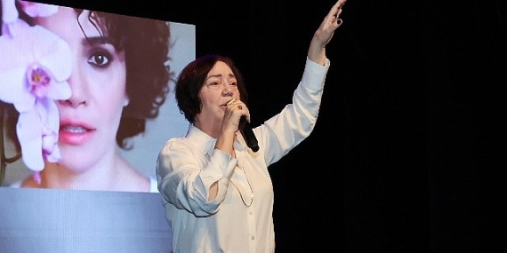 Nazan Öncel ‘Yarınsız Yarın’ ile Küçükçekmeceli Kadınlarla Buluştu