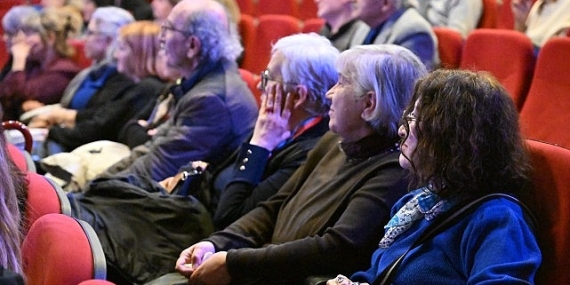 Nebil Özgentürk, Niobe Edebiyat/Sanat Söyleşileri’nde Manisalılarla Buluştu