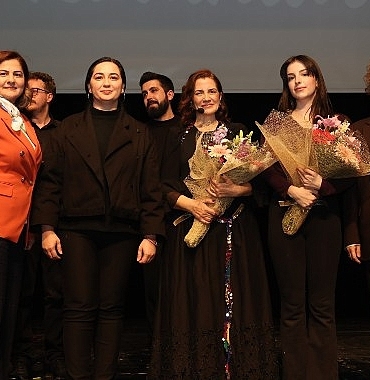 niluferde-8-marta-ozel-yagmur-kadinlar-muzikali.jpg