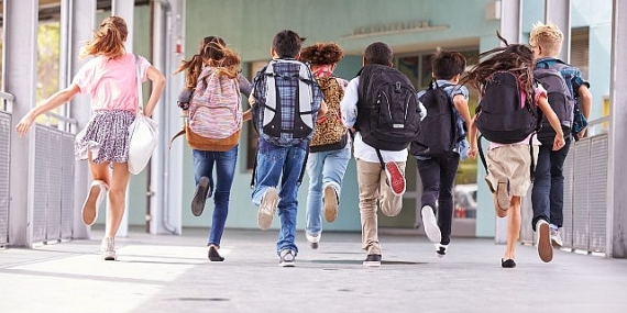 Okullar tatilde çocuklar sohbette