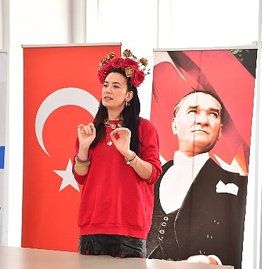 osmangazi-belediyesi-kadinlari-martenicka-atolyesinde-bulusturdu.jpg