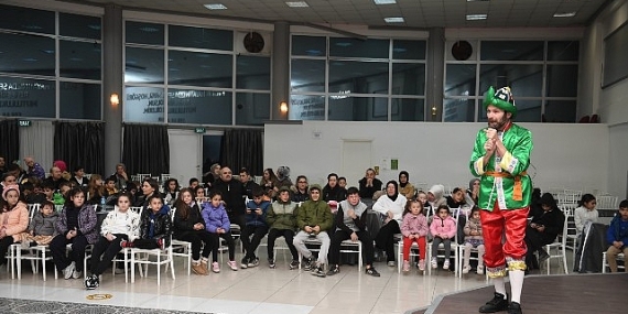 Ovaakça Karagöz ve Sihirbazlık Gösterisiyle Şenlendi