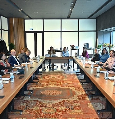 sektorun-lider-sirketleri-yeni-donemde-teknolojide-kadin-derneginin-yonetim-koltuklarina-oturdu.jpg