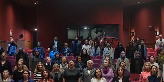 Üsküdar’da “İsmini Vermek İstemeyen Söyleşi” ile Kadınların Sessiz Kalan Sorunları Konuşuldu