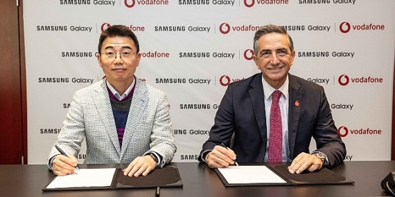 Vodafone ve Samsung’dan Mobil Dünya Kongresi’nde Yeni 5G’li Cihaz İş Birliği