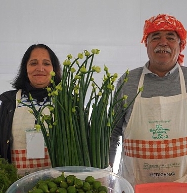 15-uluslararasi-alacati-ot-festivalinde-stantlar-acildi-yarismalar-ve-etkinlikler-hafta-sonu-boyunca-suruyor.jpg