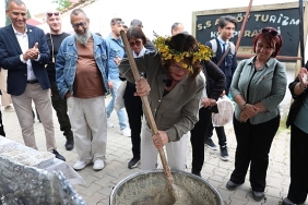 2-didim-ege-lezzetleri-festivali-zengin-tatlariyla-basladi.jpg