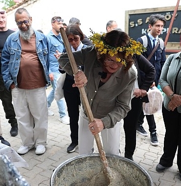 2-didim-ege-lezzetleri-festivali-zengin-tatlariyla-basladi.jpg