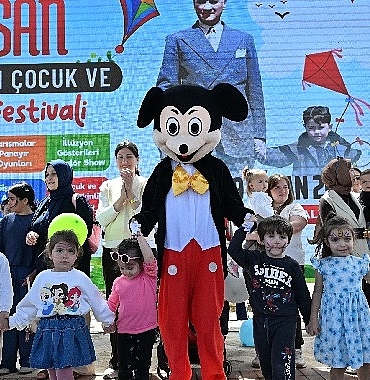 23-nisan-cocuk-ve-ucurtma-festivali-bayram-coskusuyla-yasaniyor.jpg