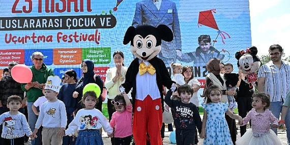 23 Nisan Çocuk ve Uçurtma Festivali bayram coşkusuyla yaşanıyor