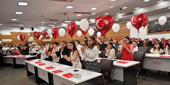 23 Nisan ruhu Bornova’da çocukların sesiyle yükseldi