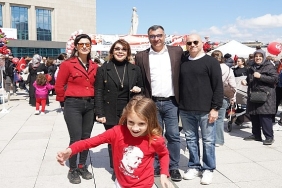 23-nisan-ulusal-egemenlik-ve-cocuk-bayraminda-sehir-tiyatrolarinin-sahneleri-cocuklar-icin-acildi.jpg