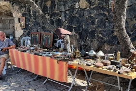 antika-ve-koleksiyon-meraklilari-nevsehir-kalesinde-bulusuyor.jpg