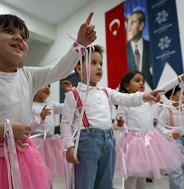 aydin-buyuksehir-belediyesinin-cocuk-gelisim-merkezlerinde-23-nisan-ulusal-egemenlik-ve-cocuk-bayrami-etkinlikleri-duzenlendi.jpg
