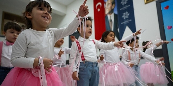 Aydın Büyükşehir Belediyesi’nin Çocuk Gelişim Merkezleri’nde ‘23 Nisan Ulusal Egemenlik ve Çocuk Bayramı’ Etkinlikleri Düzenlendi