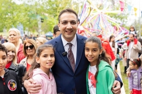 balcovada-23-nisan-coskusu-zirveye-ulasti-meydanlar-cocuklarin-nesesiyle-doldu.jpg