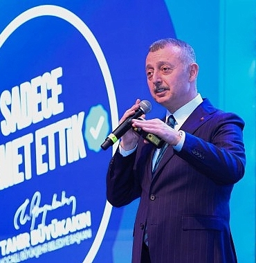 baskan-buyukakin-gencler-kutuphanelerimizi-cok-sevdi.jpg