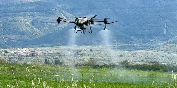 Başkan Çerçioğlu’nun Tarıma ve Üreticilere Destekleri Sürüyor: Tarlalar Drone ile Ücretsiz Gübreleniyor