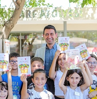 bayraklida-cocuk-kitap-senligi-basliyor-minikler-yazarlarla-bulusacak.jpg